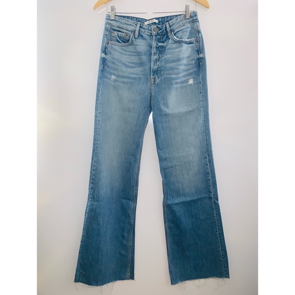 GRLFRND CARLA in Gonna Fly Now - Picture 5 of 8